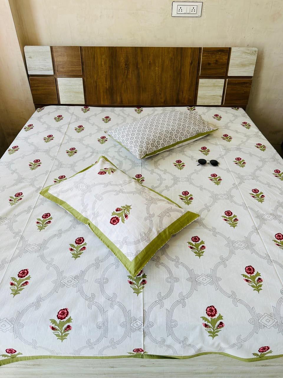 Paramphera Collection Premium 100% Cotton King Size Bedsheet with 2 Pillow Covers | White Floral Print | Soft, Breathable & Skin-Friendly | 100 x 108 Inches