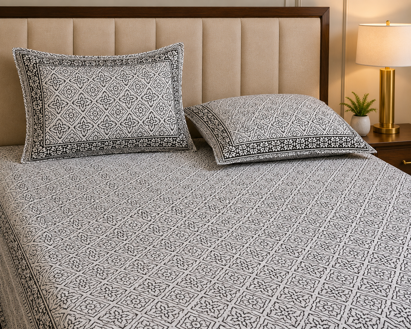 Paramphera Studio Black & White Geometric Cotton King Size Bedsheet with 2 Pillow Covers | 280 TC | 100 x 108 Inches
