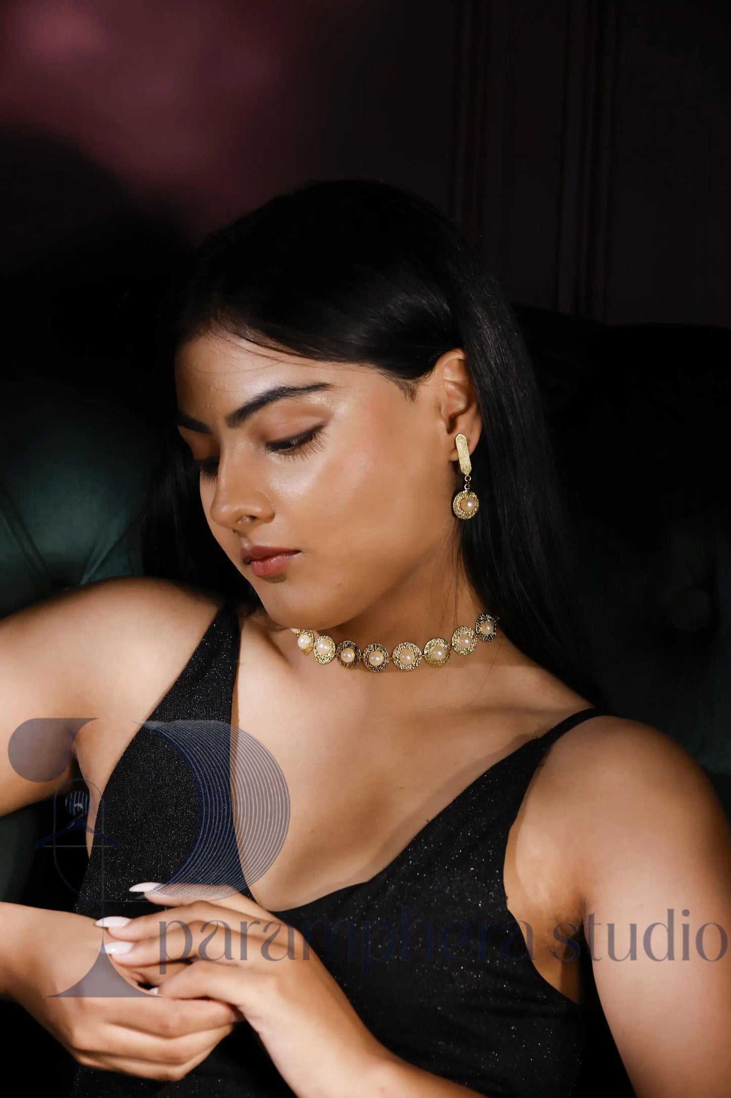 Golden Pearl Choker Necklace & Earrings | Hammered Disc Jewelry Set